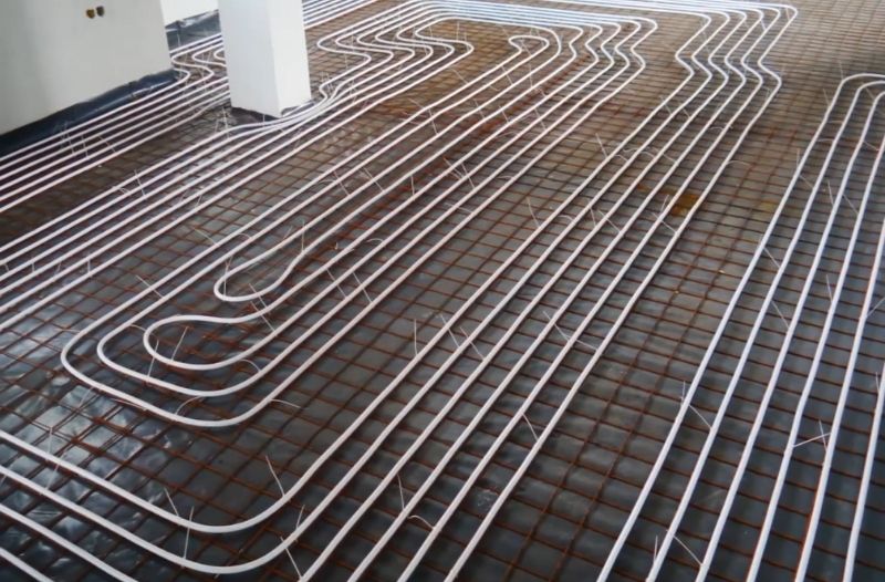 Sistem cevi podnog grejanja raspoređen ispod podne konstrukcije