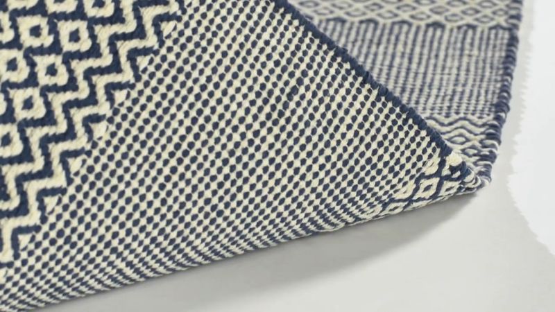 Tanki pamučni tepih sa sitnim uzorkom pogodan za podno grejanje